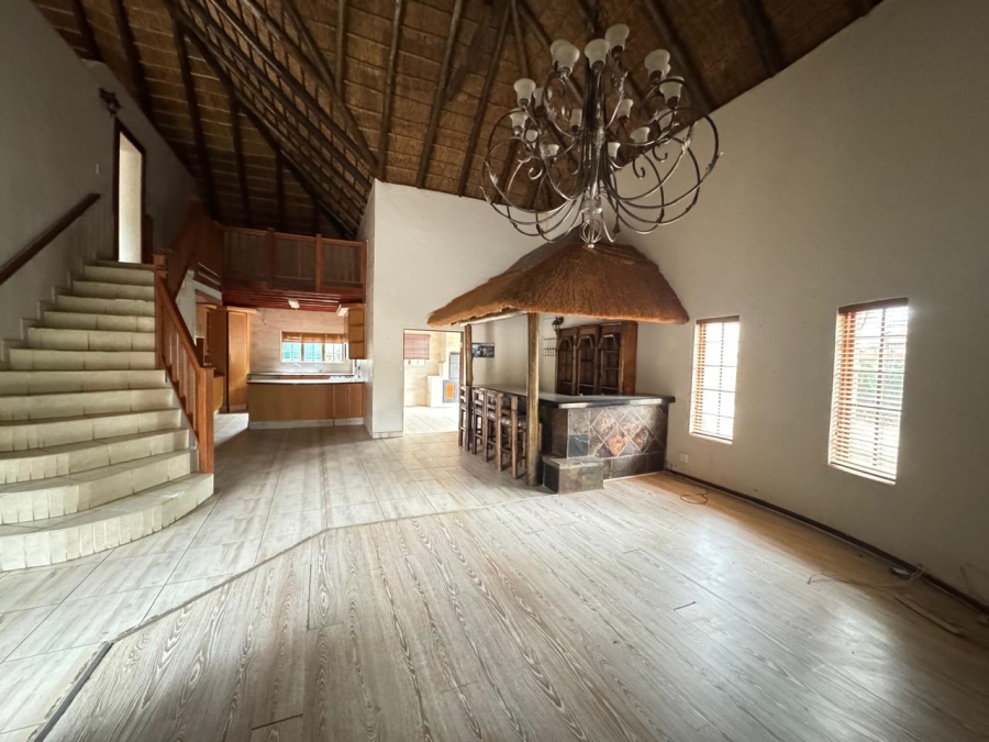 To Let 4 Bedroom Property for Rent in Melodie North West